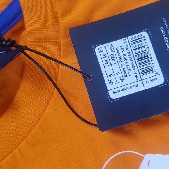 Red Bull Racing Tshirt - Picture 3 of 3